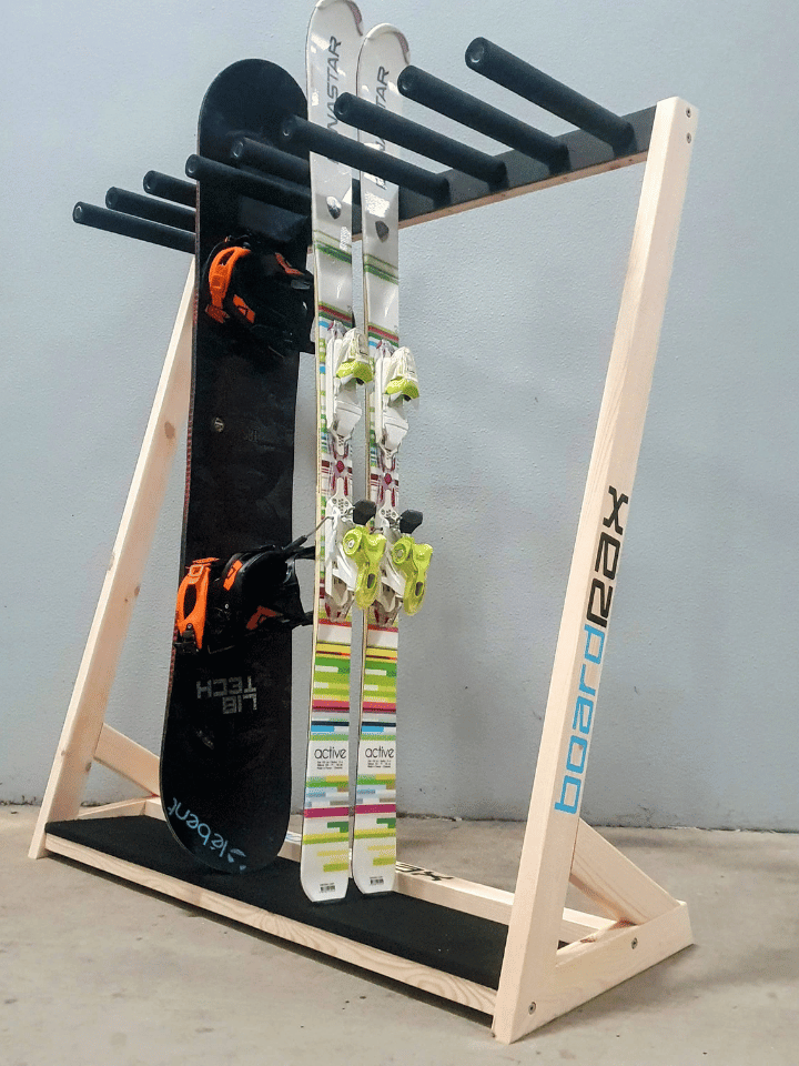 Snowboard standing rack hotsell